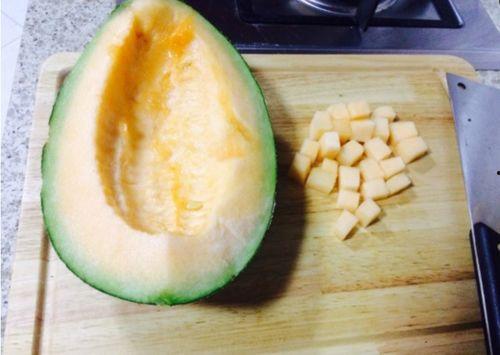 吃哈密瓜老人视频大全,老人们甜蜜的味蕾回忆