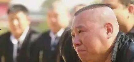 女子打人吃瓜事件始末视频