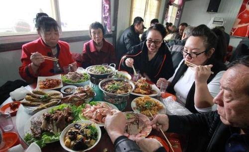 农村酒席吃瓜视频大全,趣味横生瞬间集锦