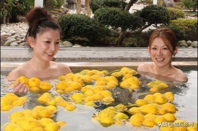 吃瓜视频吃柚子是真的吗,吃瓜视频中的柚子吃法，真的可行吗？